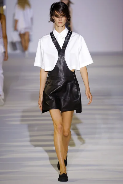 Look 10